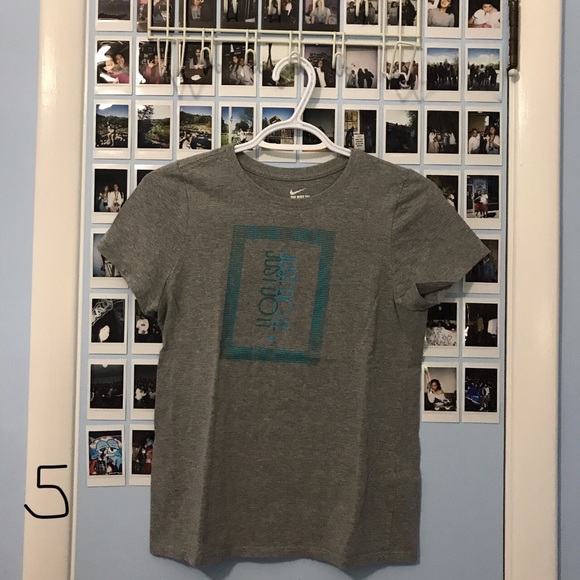 Girls Nike t-shirt bundle!!! - Picture 6 of 6